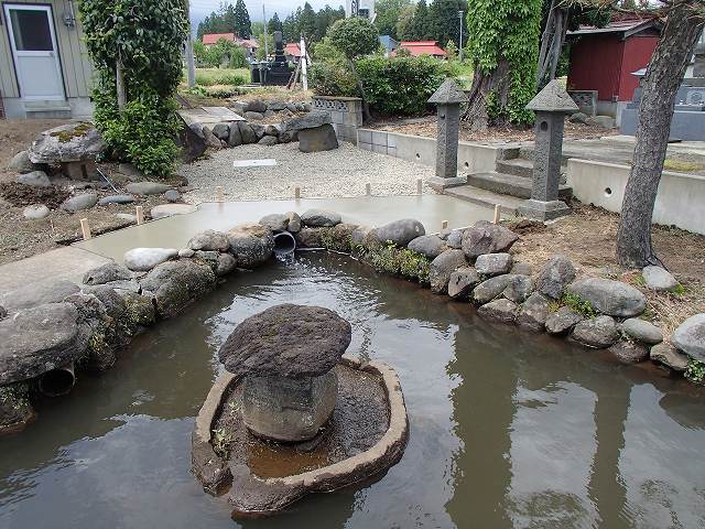 妙高市で庭にある池の周辺改修工事 土木と下水道メンテナンス企業 市川建設株式会社
